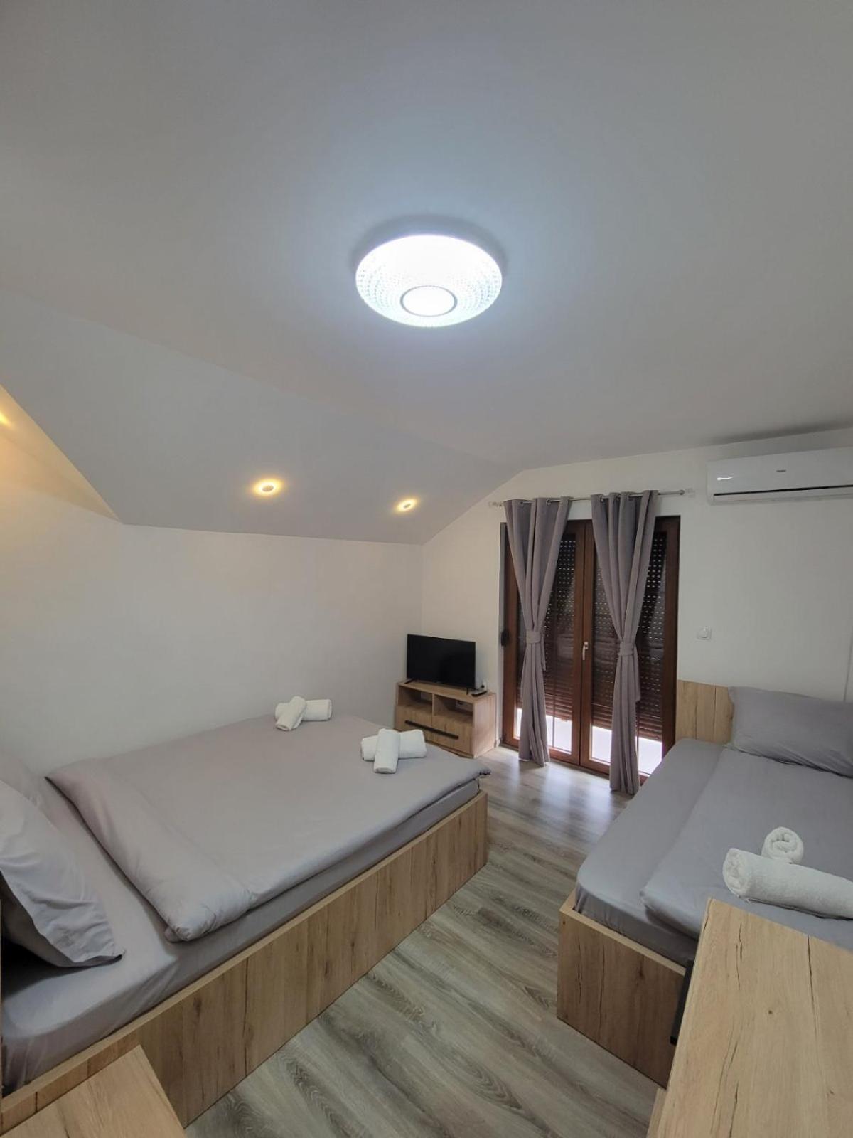 Eleon Motel Brezoviça Dış mekan fotoğraf