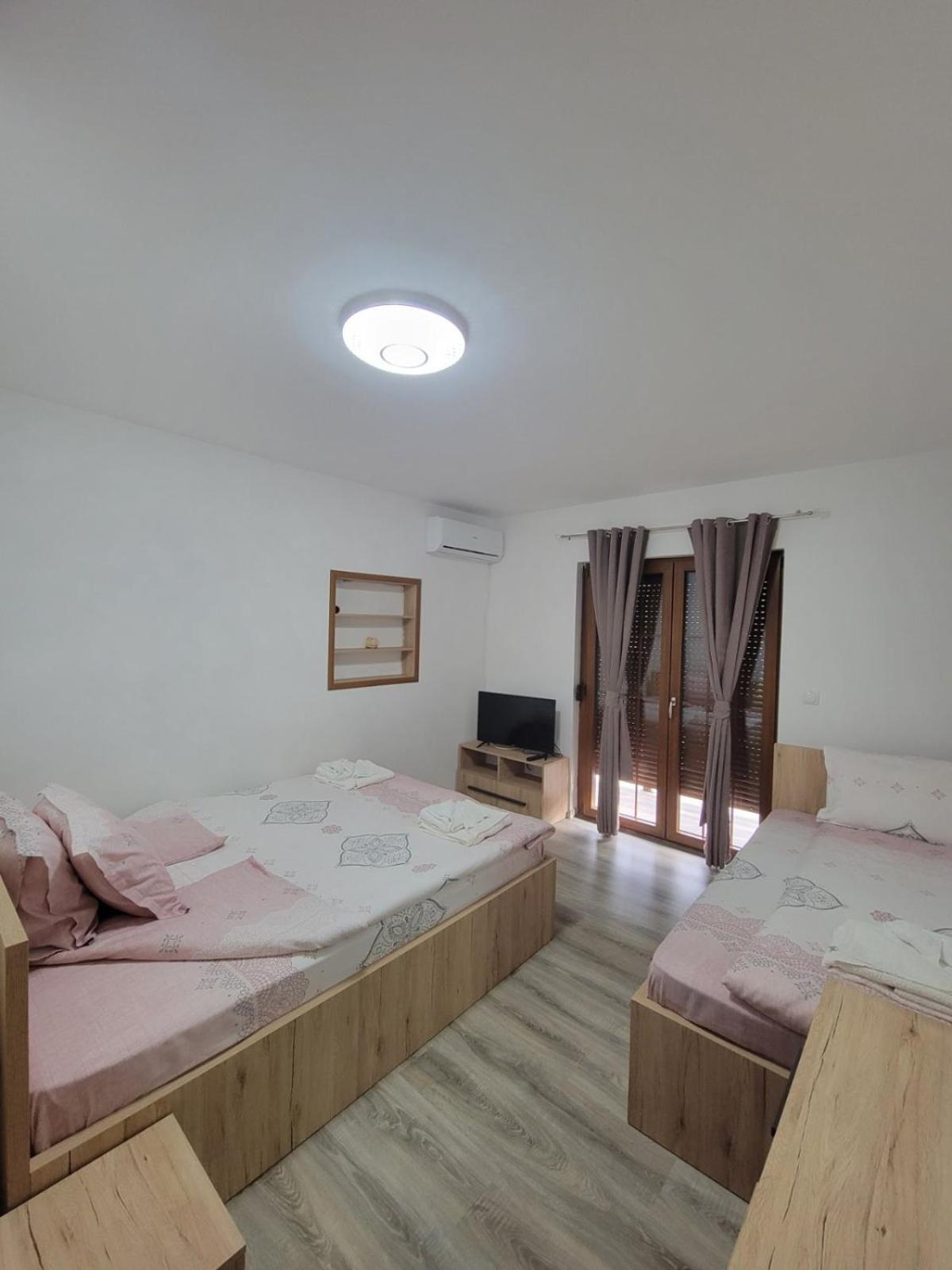 Eleon Motel Brezoviça Dış mekan fotoğraf