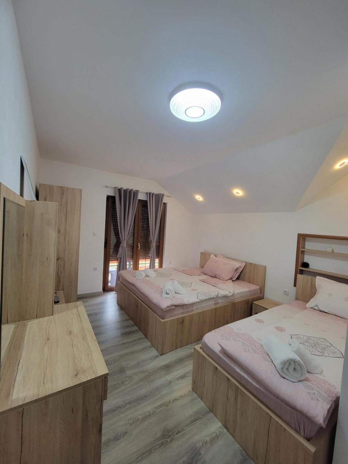 Eleon Motel Brezoviça Dış mekan fotoğraf